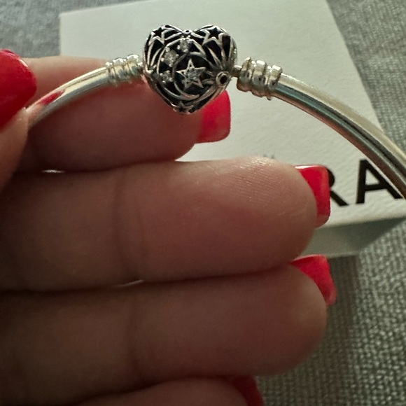 New 100% Authentic PANDORA 925 Silver Celestial Heart Bangle Bracelet - Picture 7 of 9